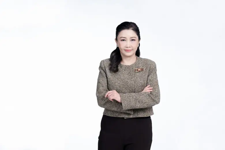 นางสาวขัตติยา อินทรวิชัย ประธานเจ้าหน้าที...