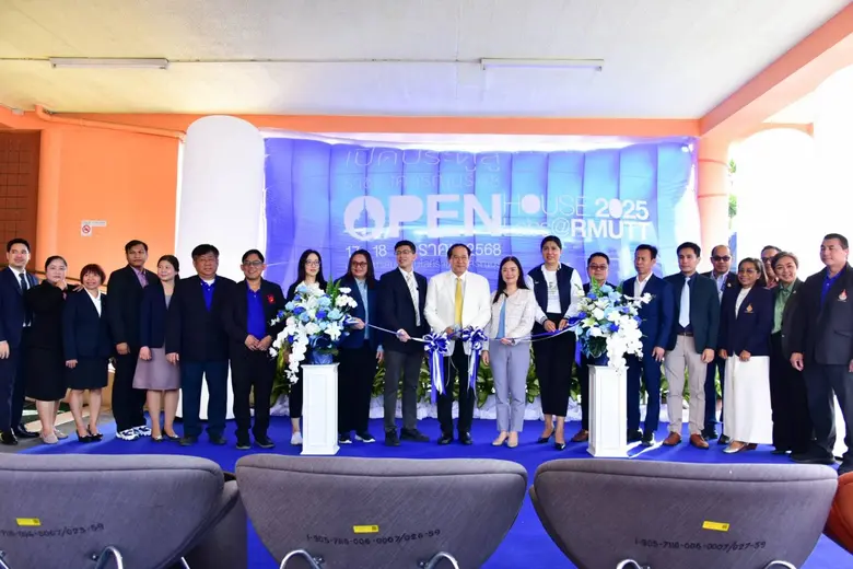 รศ.ดร.สมหมาย ผิวสอาด รักษาการในตำแหน่งอธิ...