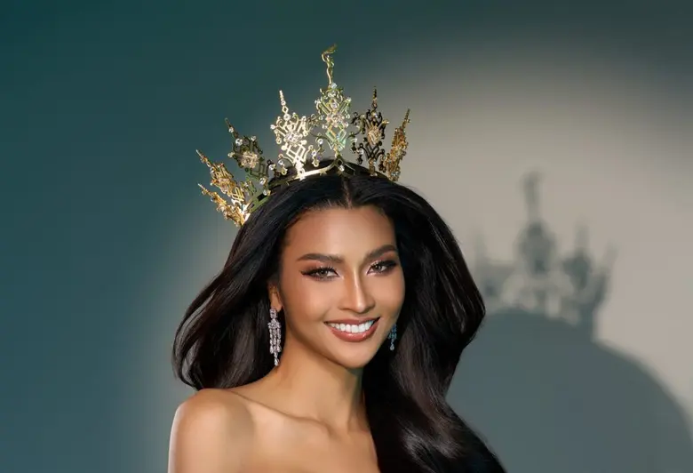 พลอย พรพิมล กุหลาบก้าวเข้าสู่เส้นทางเวทีน...