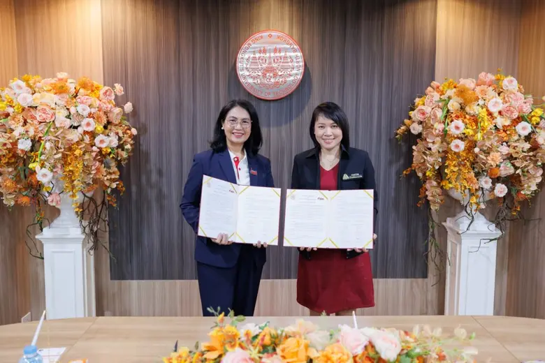 รศ.ดร. รัชนี เจริญ คณบดีคณะอุตสาหกรรมเกษต...