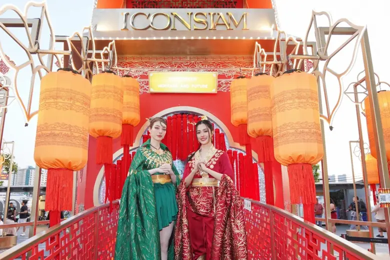 ไอคอนสยาม คึกคัก ดึงคู่จิ้นน้องใหม่มาแรง ...