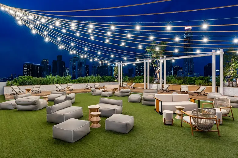 ม็อกซี่ แบงคอก ราชประสงค์ โรงแรมม็อกซี่แห...