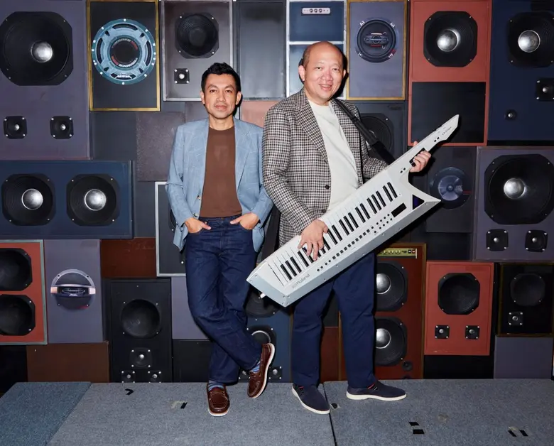 หลังจากส่งเพลง "เลย" ซิงเกิลแรกจากอัลบั้ม...