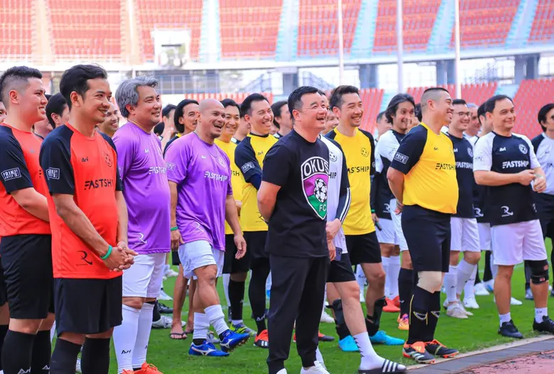 นายสรวงศ์ เทียนทอง รัฐมนตรีว่าการกระทรวงก...