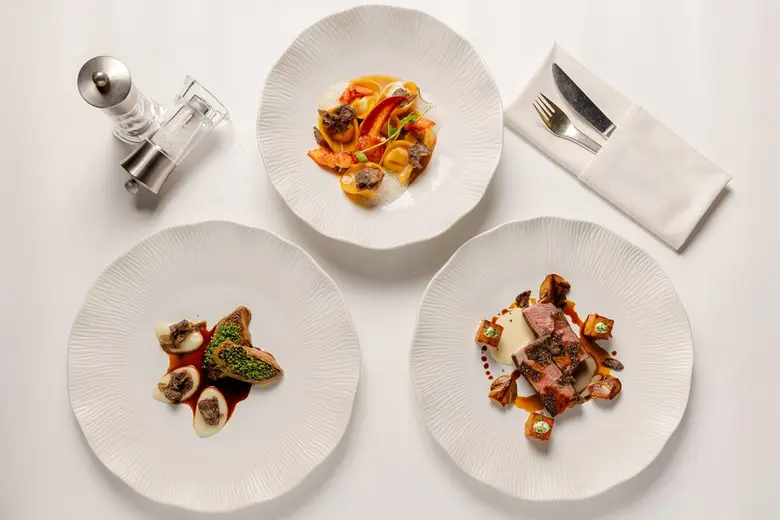 เชฟลูก้า รุสโซ่ หัวหน้าพ่อครัวประจำห้องอา...