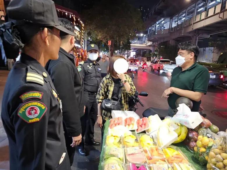 นายอนุชิต พิพิธกุล ผู้อำนวยการสำนักเทศกิจ...