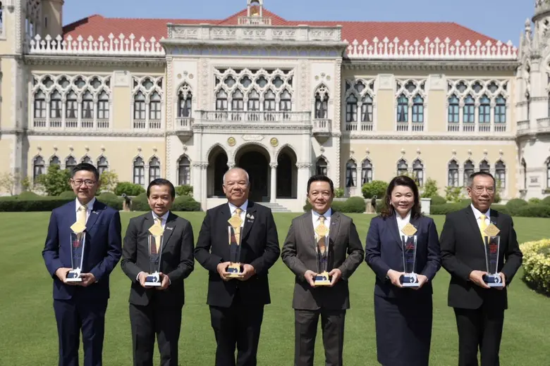 นายพิชัย ชุณหวชิร รองนายกรัฐมนตรี และรัฐม...