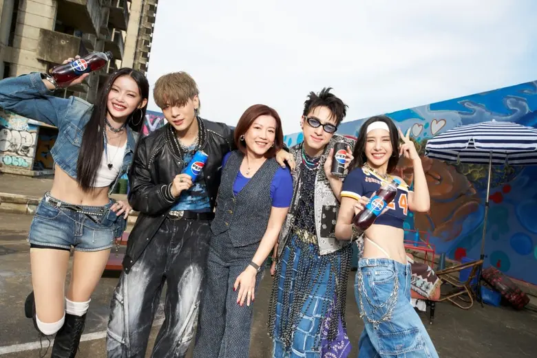 เครื่องดื่มเป๊ปซี่ โดย บริษัท ซันโทรี่ เป...