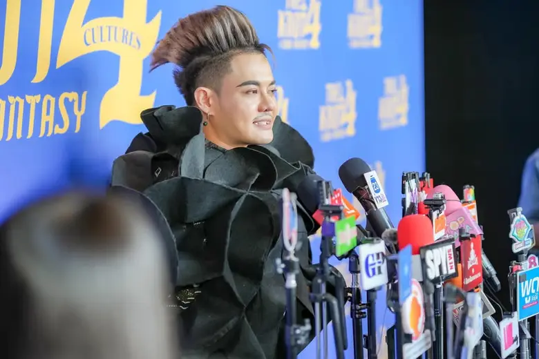 ไฟลามทุ่งมากเวอร์ กรณี เก่ง ธชย ลงภาพร่าง...