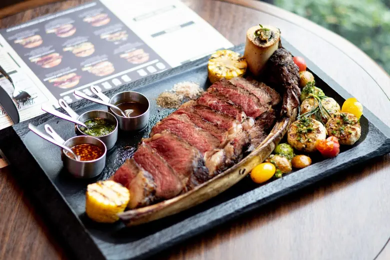 Big Bite Burger Bar &amp; Grill teams up with Gourmet One and two renowned chefs.