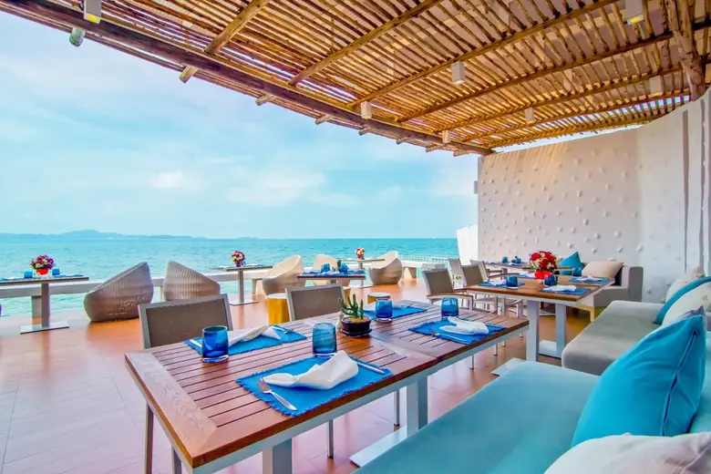 Seven restaurants of the Royal Cliff Hote...