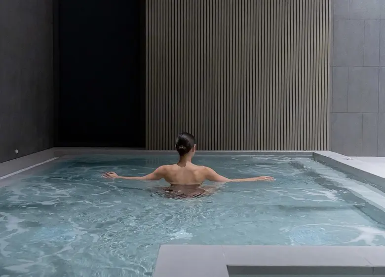 สเตย์บริดจ์ สวีท แบงค็อก สุขุมวิท พร้อมมอ...