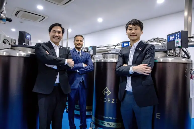 นายแพทย์วีรพล เขมะรังสรรค์ ประธานเจ้าหน้า...