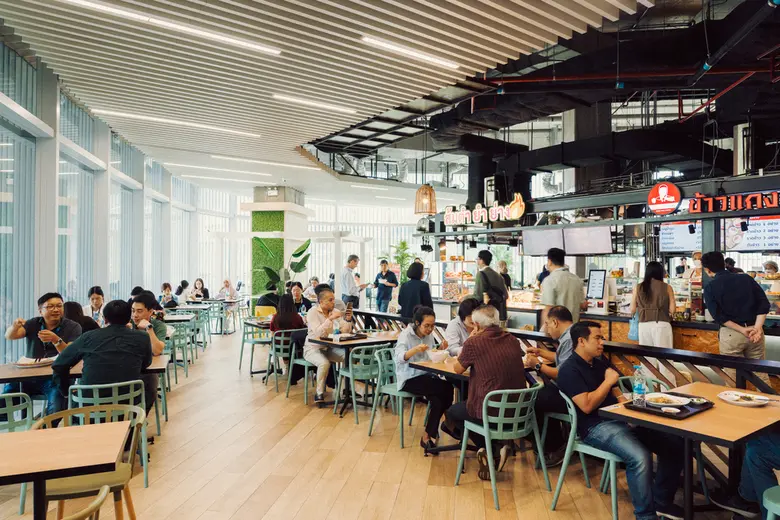 ตามล่าความอร่อยกับศูนย์รวมร้านดังที่ "Food Street" เดอะ ปาร์ค พบประสบการณ์อร่อยเต็มอิ่มกับสตรีทฟู้ดร้านเด็ด กว่า 100 เมนู ที่สะดวกและคุ้มค่าในทุกจาน