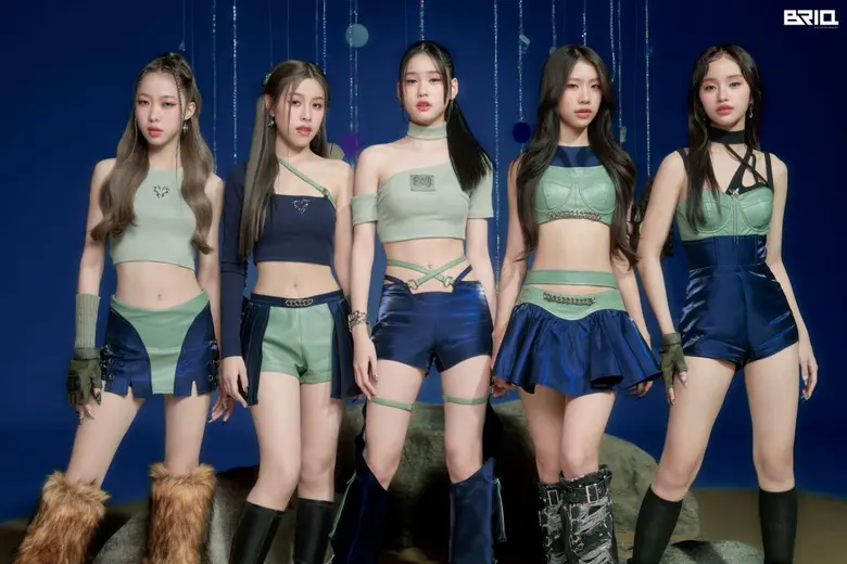 ต่อเนื่องความเศร้าเคล้าหยดน้ำตารับเทศกาลวาเลนไทน์กั...