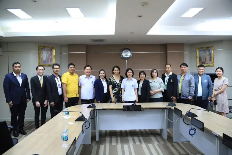 แพทย์หญิงอัมพร เบญจพลพิทักษ์ อธิบดีกรมอนา...