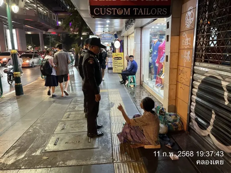 นายอนุชิต พิพิธกุล ผู้อำนวยการสำนักเทศกิจ...