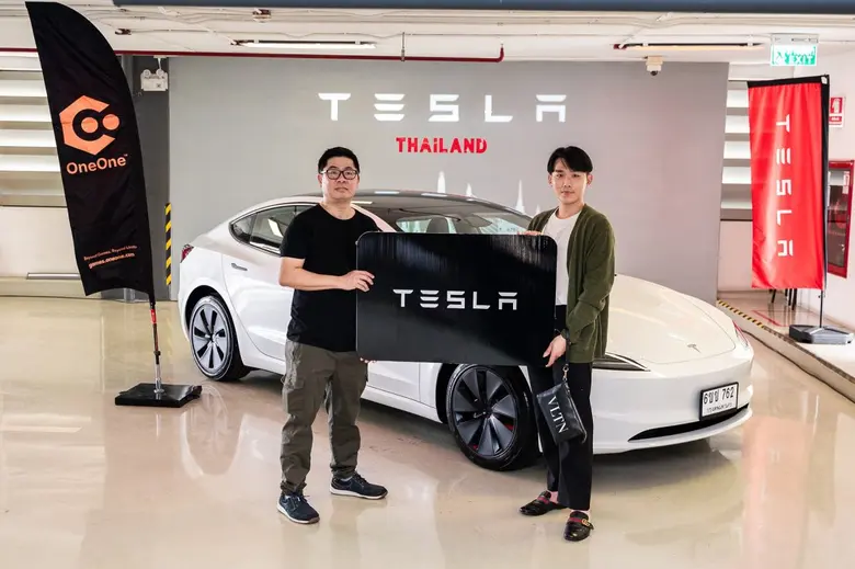 OneOne ส่งมอบรถยนต์ Tesla Model 3 ให้ผู้โ...