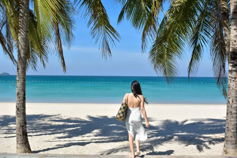 ผู้เข้าพักจะได้สัมผัสการพักผ่อนใจกลางภูเก...