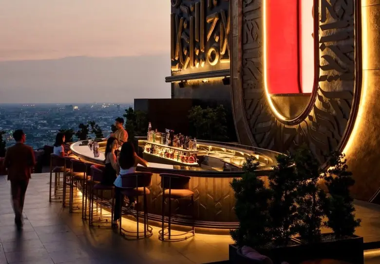 SIN Rooftop Bar (ซิน รูฟท็อปบาร์) จุดเชคอ...
