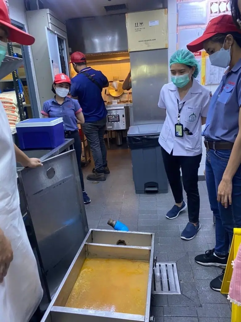 นายอนุชิต พิพิธกุล ผู้อำนวยการสำนักเทศกิจ...