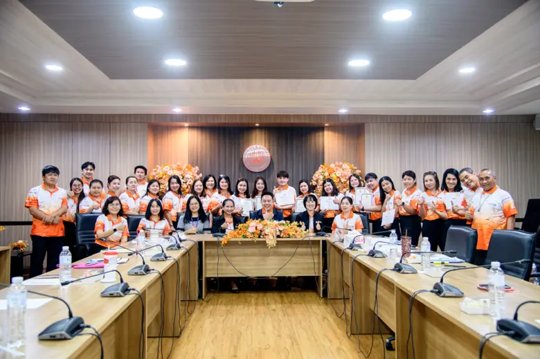 ผศ.ดร.สราวุฒิ สืบแย้ม ผู้ช่วยอธิการบดีฝ่า...