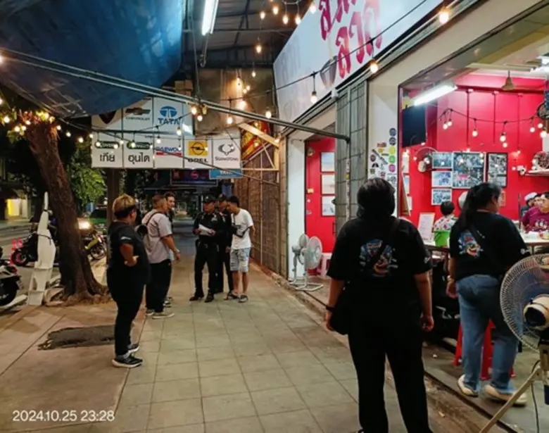 นายเพ็ชร ภุมมา ผู้อำนวยการเขตป้อมปราบศัตร...