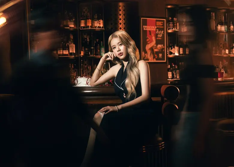 MOBYE ศิลปินมากฝีมือจากค่าย LOVEiS ENTERTAINMENT เต...