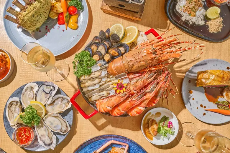 ห้องอาหารสกายไลน์ ยกทัพอาหารทะเล จัดเต็มซ...