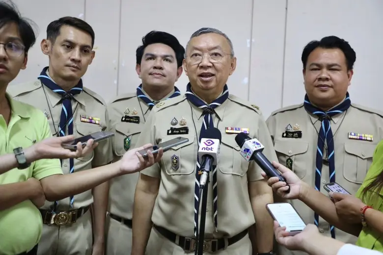 พล.ต.อ.เพิ่มพูน ชิดชอบ รมว.ศึกษาธิการ ประ...