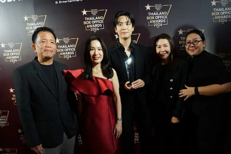 สุดเจ๋ง! "Good Doctor หมอใจพิเศษ" คว้ารางวัลพิเศษ "รางวัลดัดแปลงบทซีรีส์แห่งปี" บนเวที "Thailand Box Office Awards 2024"