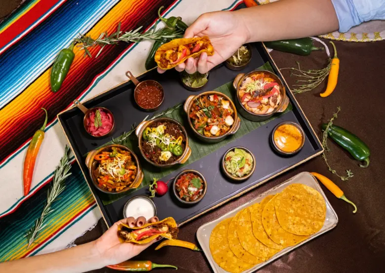 สัมผัสความสุขและสนุกสนานไปกับบรรยากาศสุดพ...