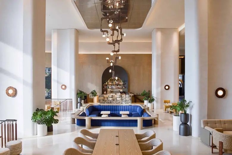 เพลิดเพลินกับช่วงเวลานั่งจิบน้ำชายามบ่ายพร้อมขนมเลิศรส ณ ที แอนด์ ทิปเปิ้ล ชั้น 23