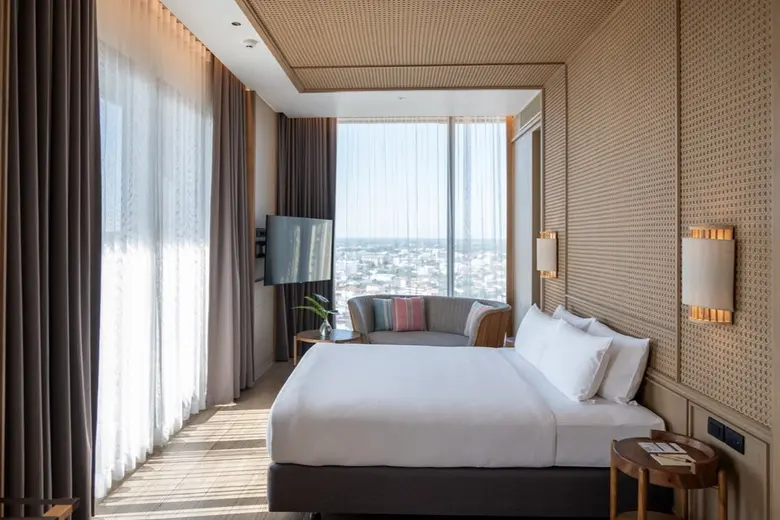 พักผ่อนช่วงเทศกาลสงกรานต์ 2568 โปรโมชั่นห้องพัก "Songkran Stay Plus" บนถนนข้าวเหนียว สีสันช่วงเทศกาลใจกลางขอนแก่น ที่โรงแรมแอดลิบ ขอนแก่น