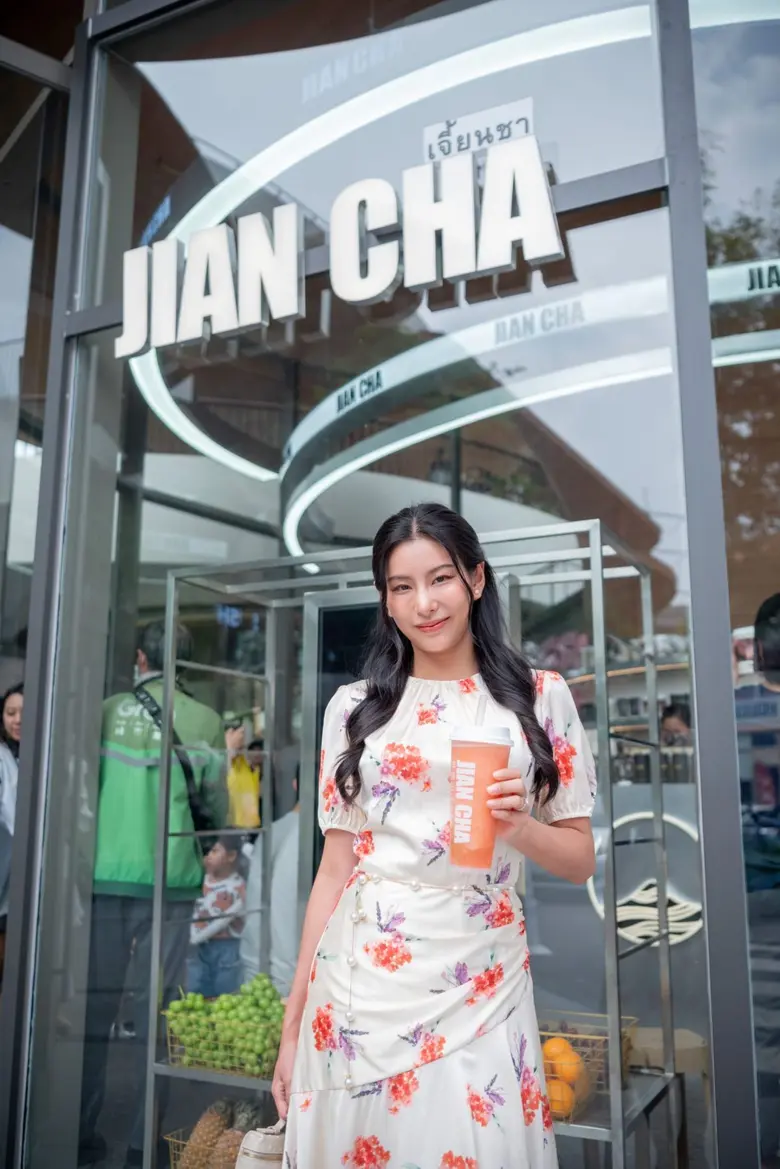 พลอย (Polly) CEO แห่ง Jian Cha จากแบรนด์ชา สู่ธุรกิจสปาระดับโลก มองอุปสรรคเป็นโอกาส สวย แกร่ง และไม่เคยกลัว
