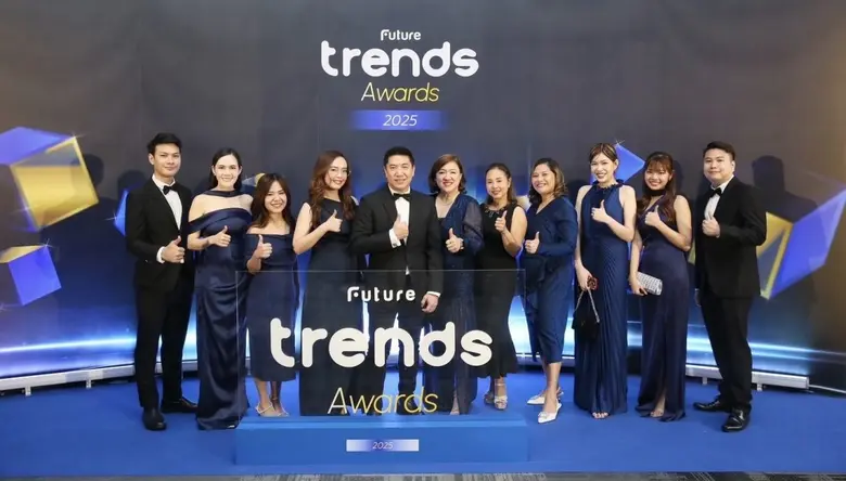 คุณโชคชัย รักศรีอักษร รองประธานเจ้าหน้าที...