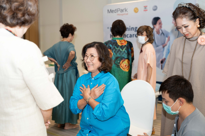 รพ.เมดพาร์ค ร่วมกับสมาคมนักเรียนเก่าอังกฤษ จัดกิจกรรม Tea Talk