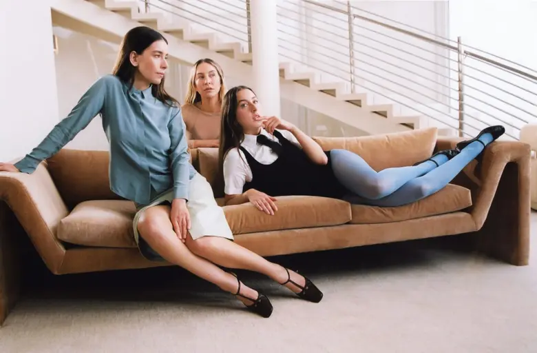 หลังจากหายหน้าหายตาจากวงการเพลงไปหลายปี ถ...