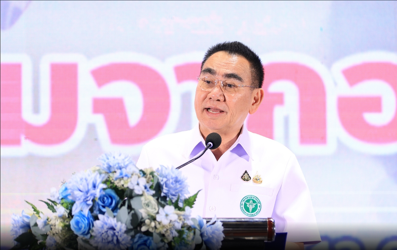 นายเดชอิศม์ ขาวทอง รัฐมนตรีช่วยว่าการกระท...