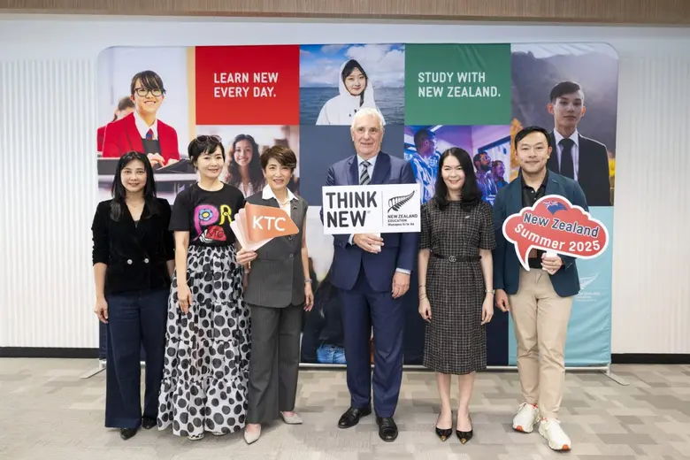 ฯพณฯ นายโจนาธาน คิงส์ เอกอัครราชทูตนิวซีแ...