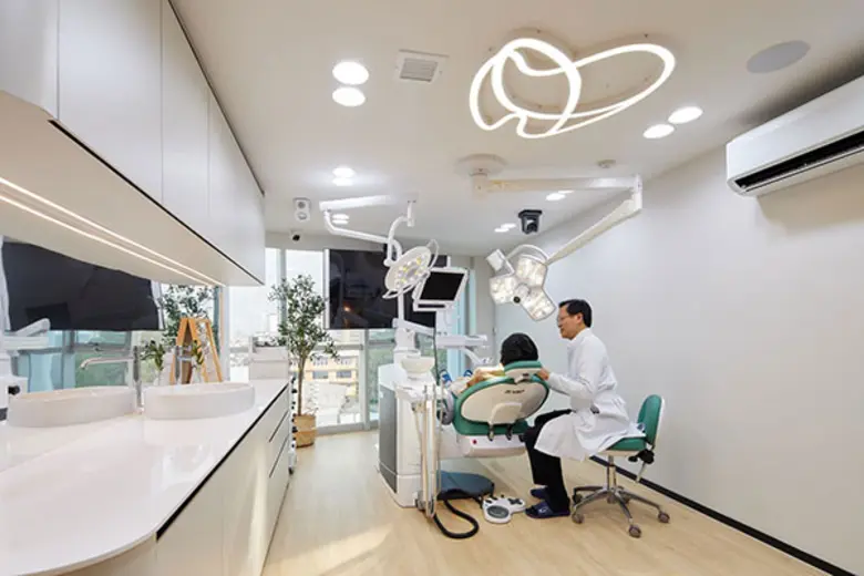 เปิดตัว Dentopia Bangkok คลินิกทันตกรรมระดับพรีเมียม ที่ใช้เทคโนโลยีทันสมัย มาตรฐานระดับโรงพยาบาล ตอบโจทย์ลูกค้าที่ต้องการการดูแลรักษาคุณภาพสูง