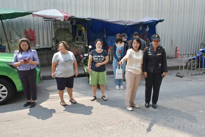 นางพรพัน วัฒนสินธุ์ ผู้อำนวยการเขตบางรัก ...