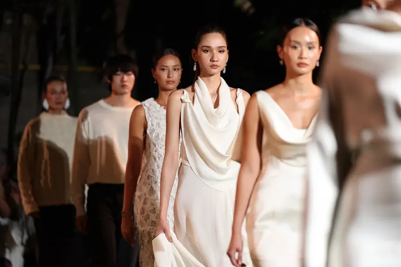 VVON SUGUNNASIL เผยโฉมคอลเลกชัน The Resort Women's and Men's 2025 สู่เส้นทางแห่งจินตนาการอันไร้ขอบเขต ตอกย้ำเอกลักษณ์ความงามเหนือกาลเวลาในวาระก้าวสู่ปีที่ 11