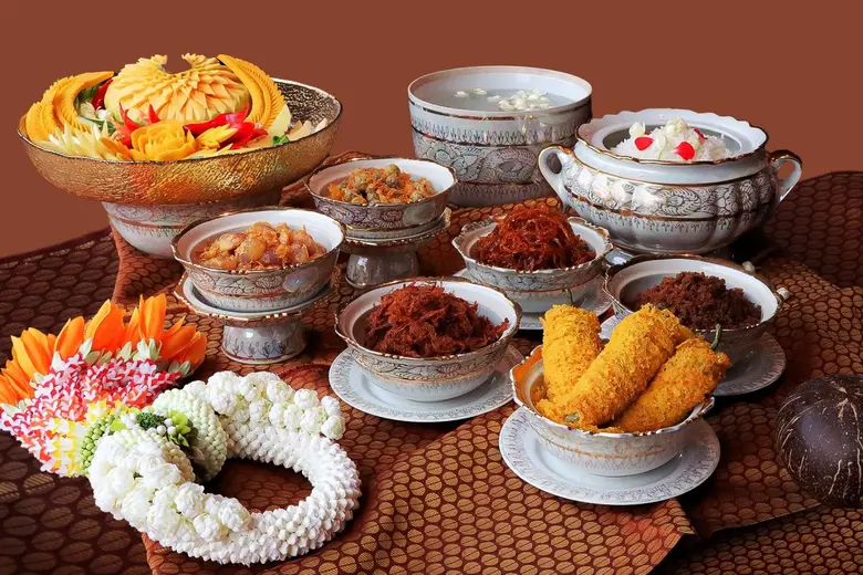 ดิเอมเมอรัลด์ ค็อฟฟี่ช็อพ โรงแรม ดิ เอมเม...