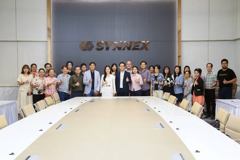 นางสาวสุธิดา มงคลสุธี ประธานเจ้าหน้าที่บร...