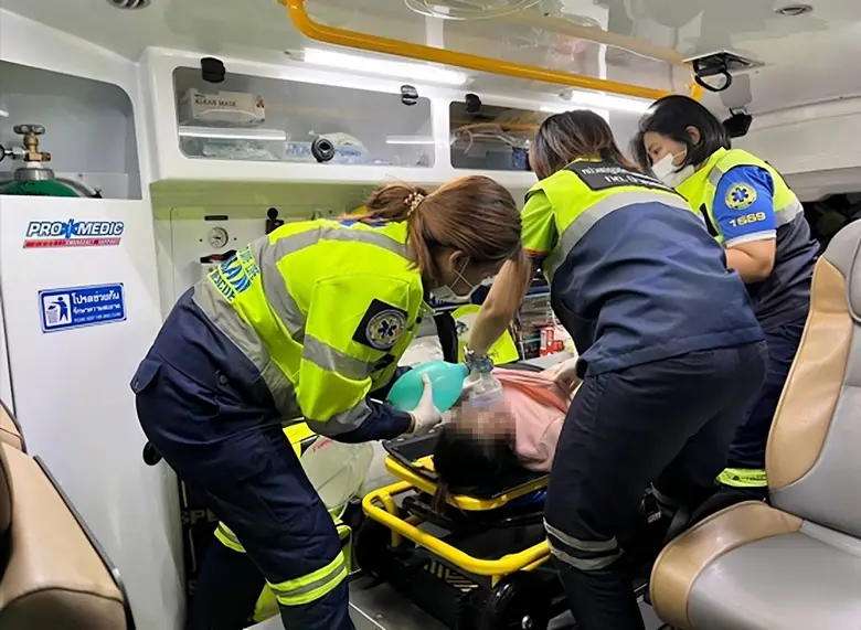 Bumrungrad International Hospital Phuket Supports Life-Saving AED Program for Public EMS Crews