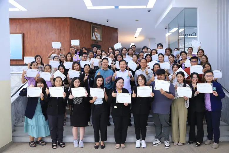 แพทย์หญิงอัมพร เบญจพลพิทักษ์ อธิบดีกรมอนา...