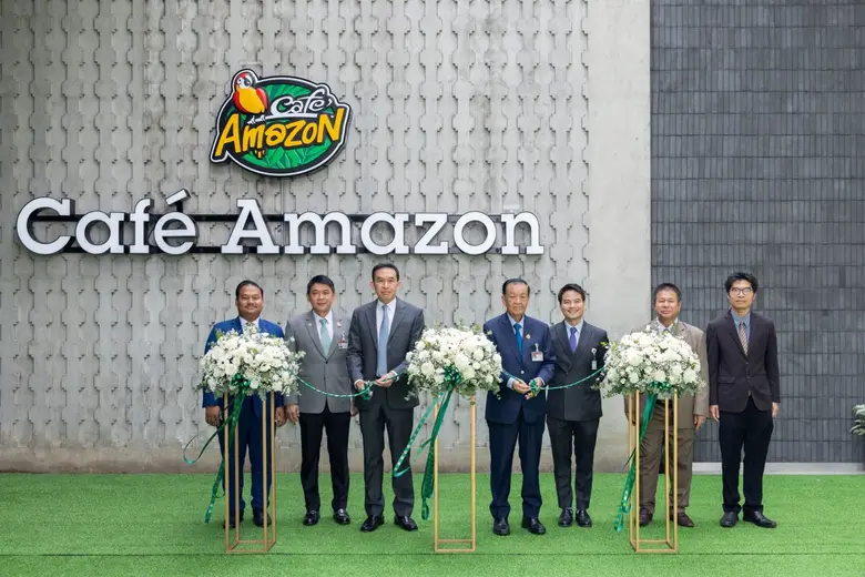 คุณวันมูหะมัดนอร์ มะทา ประธานรัฐสภา และ ค...