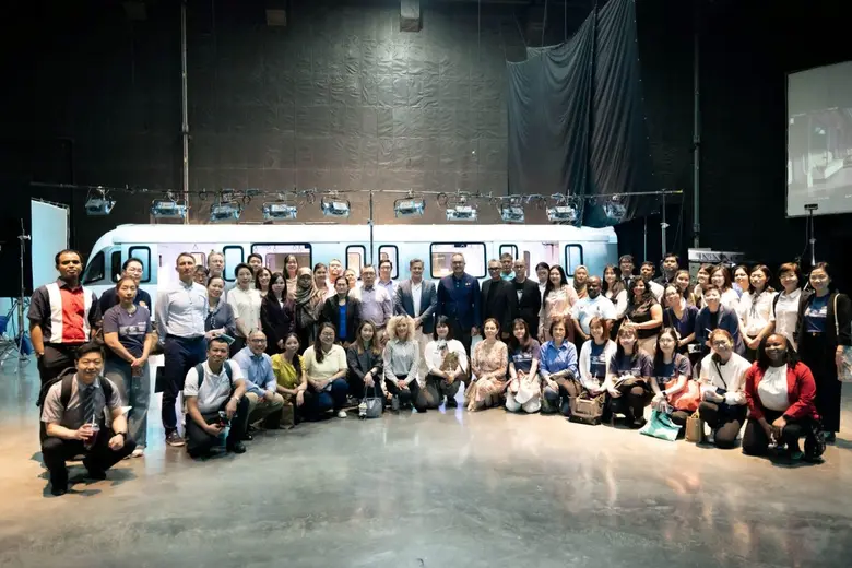 'เดอะ สตูดิโอ พาร์ค' เปิดสตูดิโอที่ใหญ่ที่สุดในประเทศไทยต้อนรับ 'คณะผู้แทนของกรมส่งเสริมการค้าระหว่างประเทศทั่วโลก' โชว์ศักยภาพพร้อมเป็นศูนย์กลางการถ่ายทำภาพยนตร์ระดับโลก