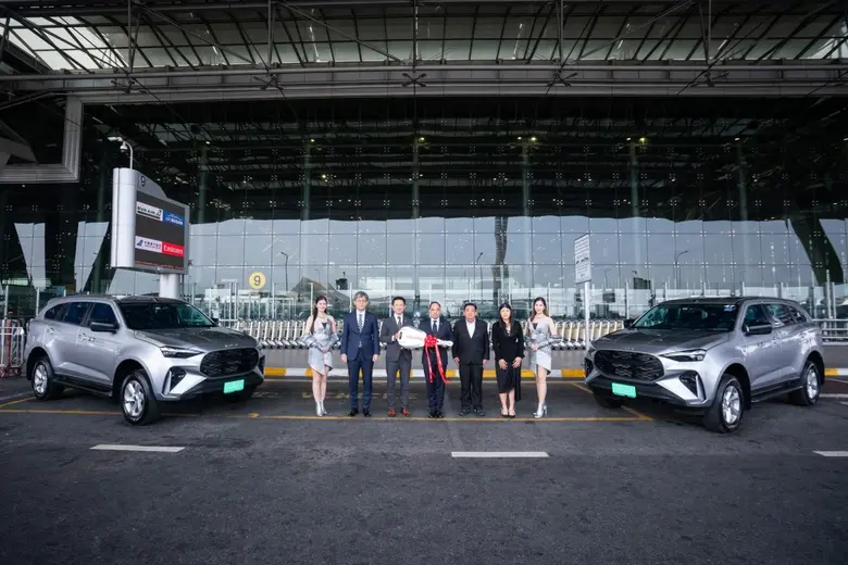 มร. มิชิมาสะ โคโนะ รองกรรมการผู้จัดการ บร...